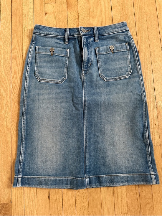 Banana Republic Dresses & Skirts - 5 for $25 // Banana Republic light wash patch pocket denim midi skirt size 4
